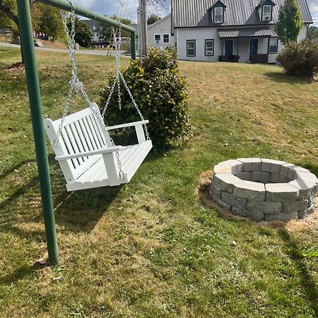 Cute 6-Bedroom Getaway In The Heart Of Littleton Exteriör bild
