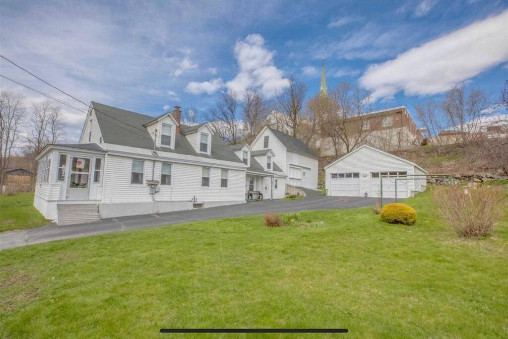 Cute 6-Bedroom Getaway In The Heart Of Littleton Exteriör bild