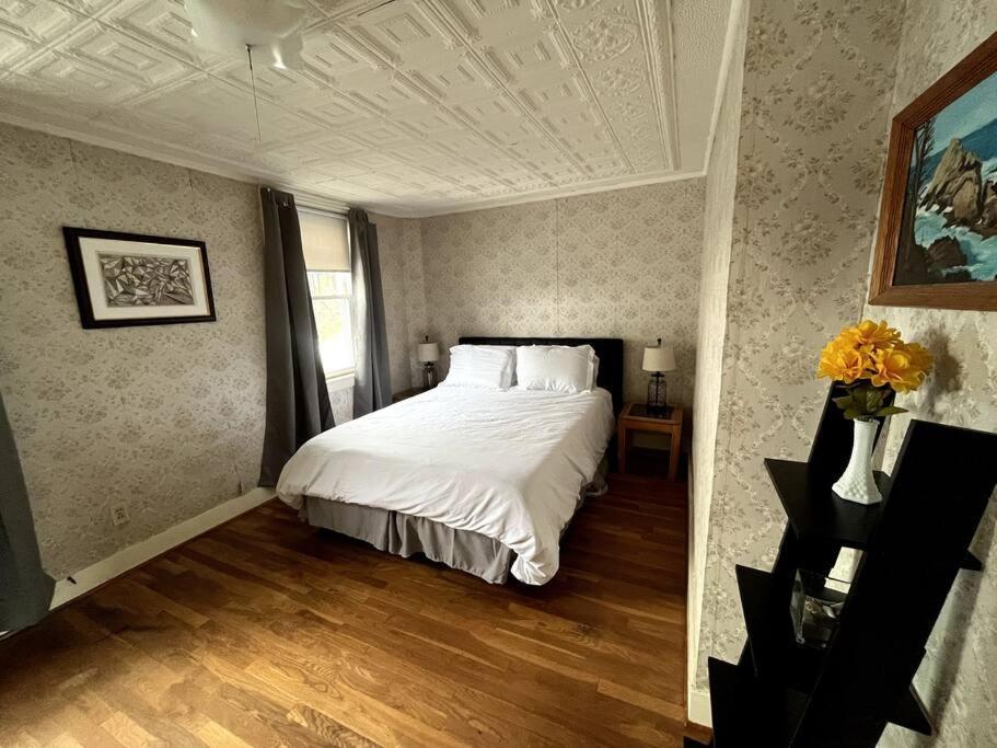 Cute 6-Bedroom Getaway In The Heart Of Littleton Exteriör bild